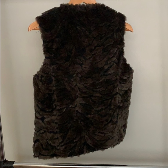 Brown faux fur vest - Picture 5 of 5